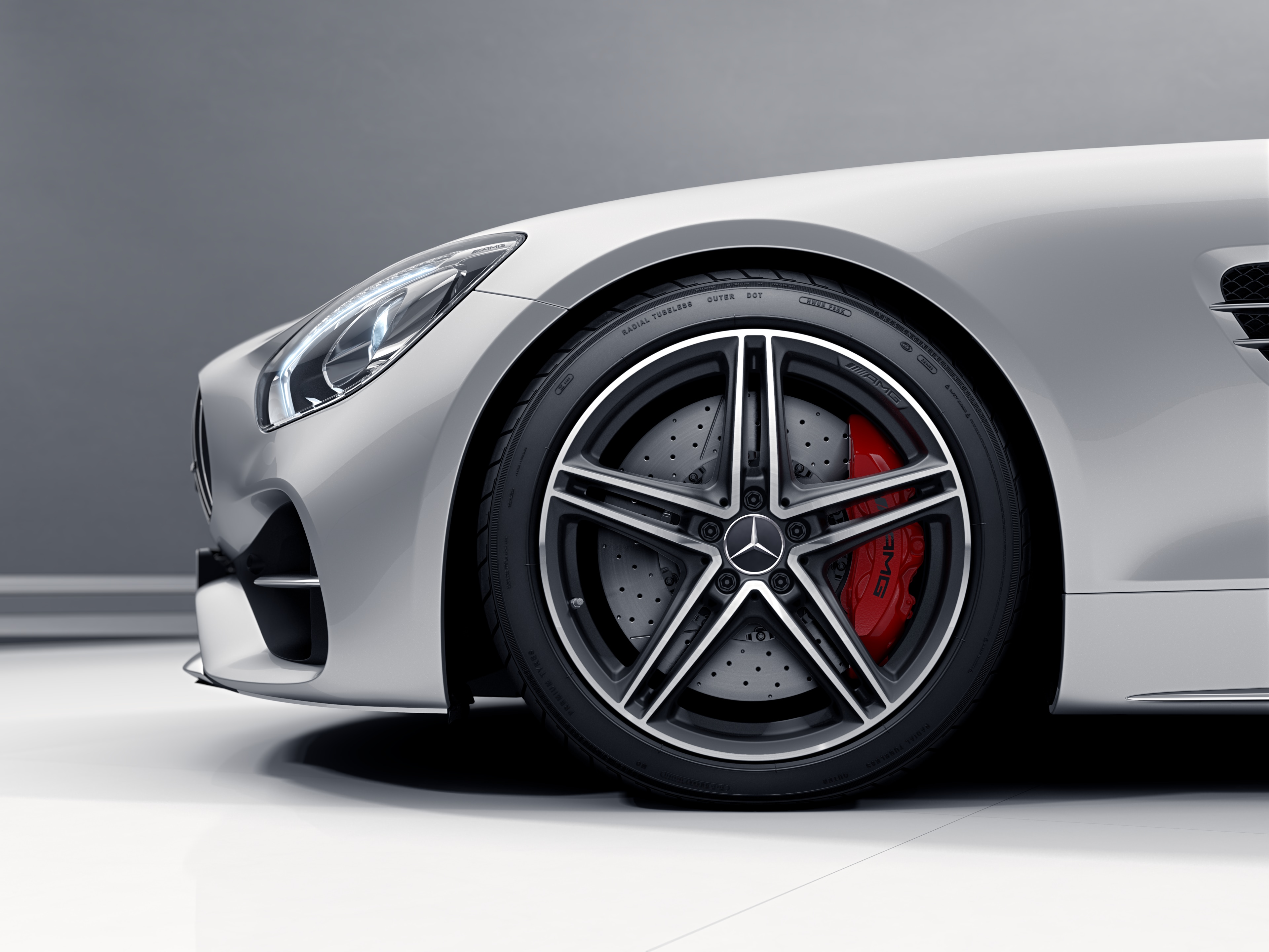 AMG 5-twin-spoke wheel, 48.3 cm (19-inch) - 9 J x 19 ET 61, matt black, high-sheen