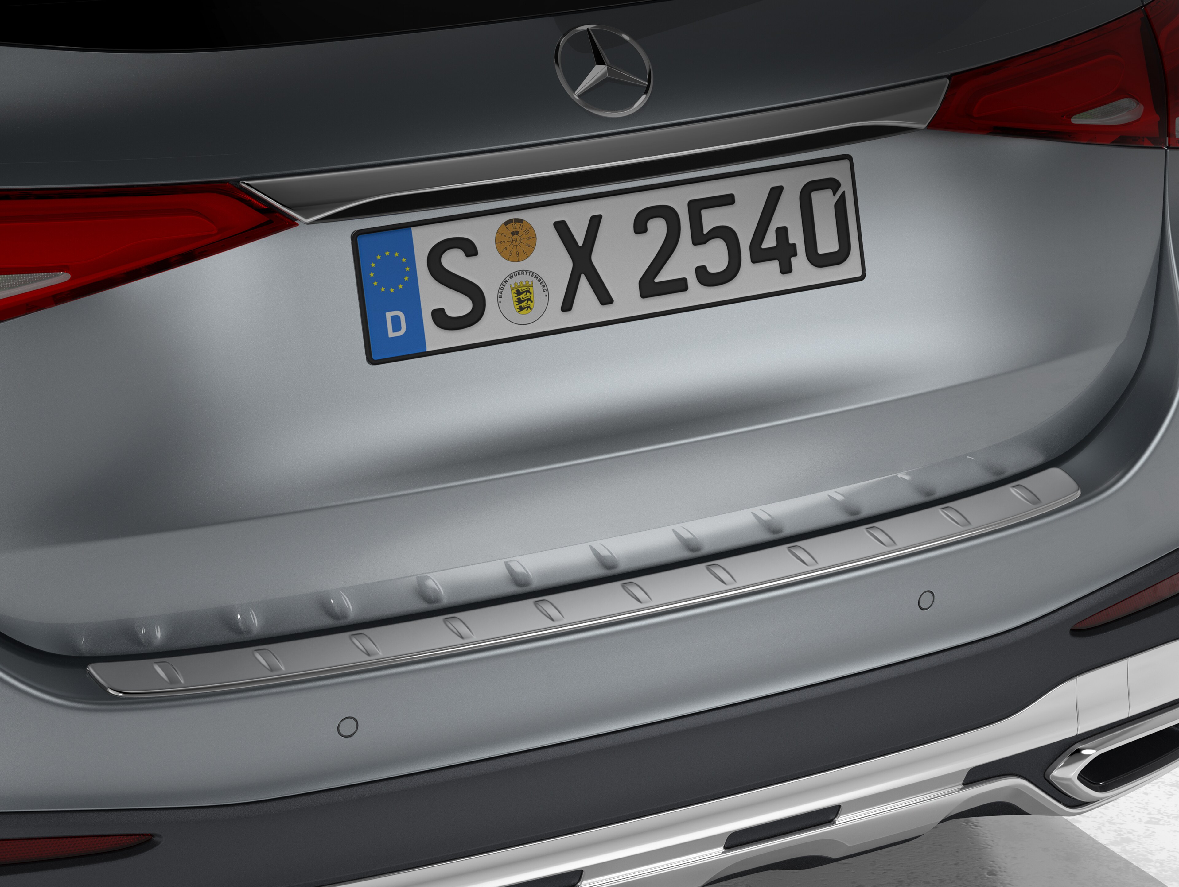 Loading sill protection - LHD/RHD, chrome-plated