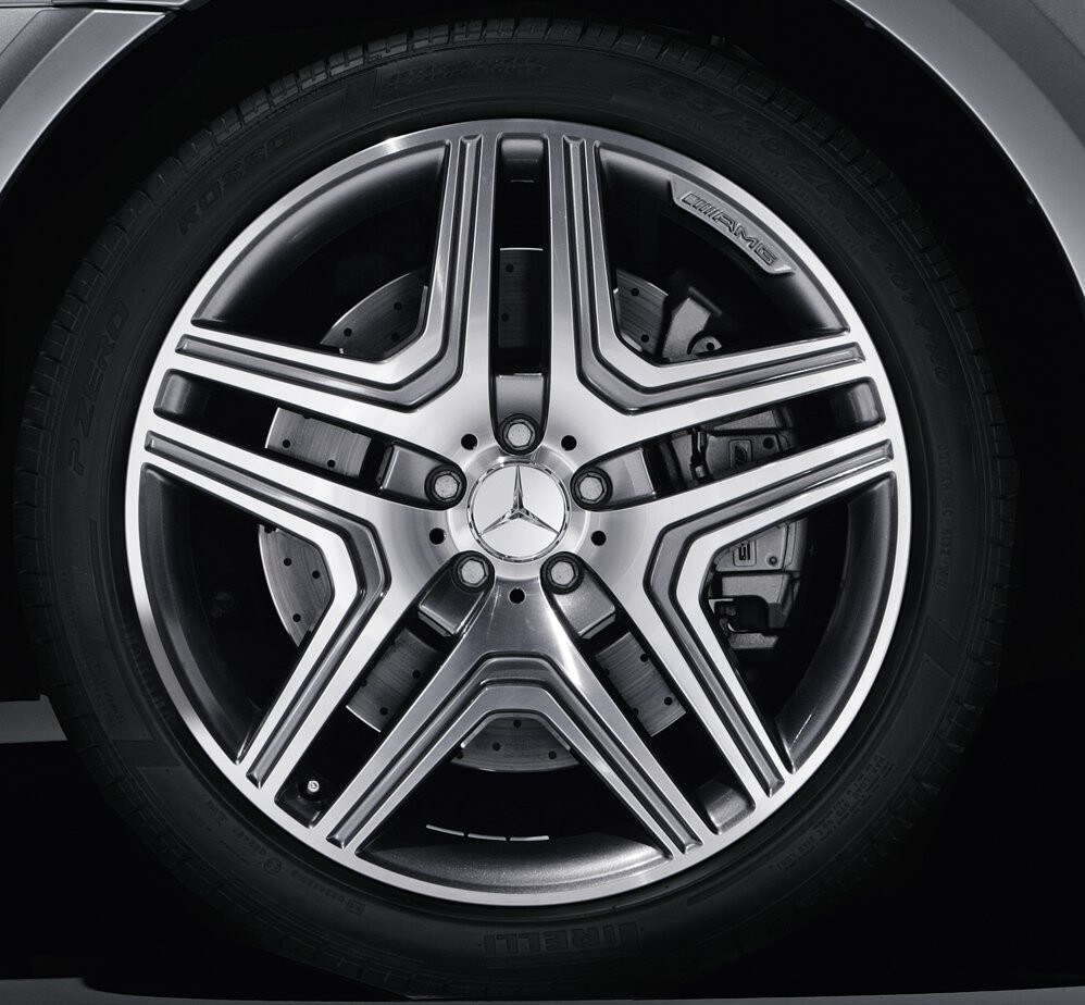 AMG 5-spoke wheel, 53.3 cm (21-inch) - 10 J x 21 ET 46, titanium grey, high-sheen