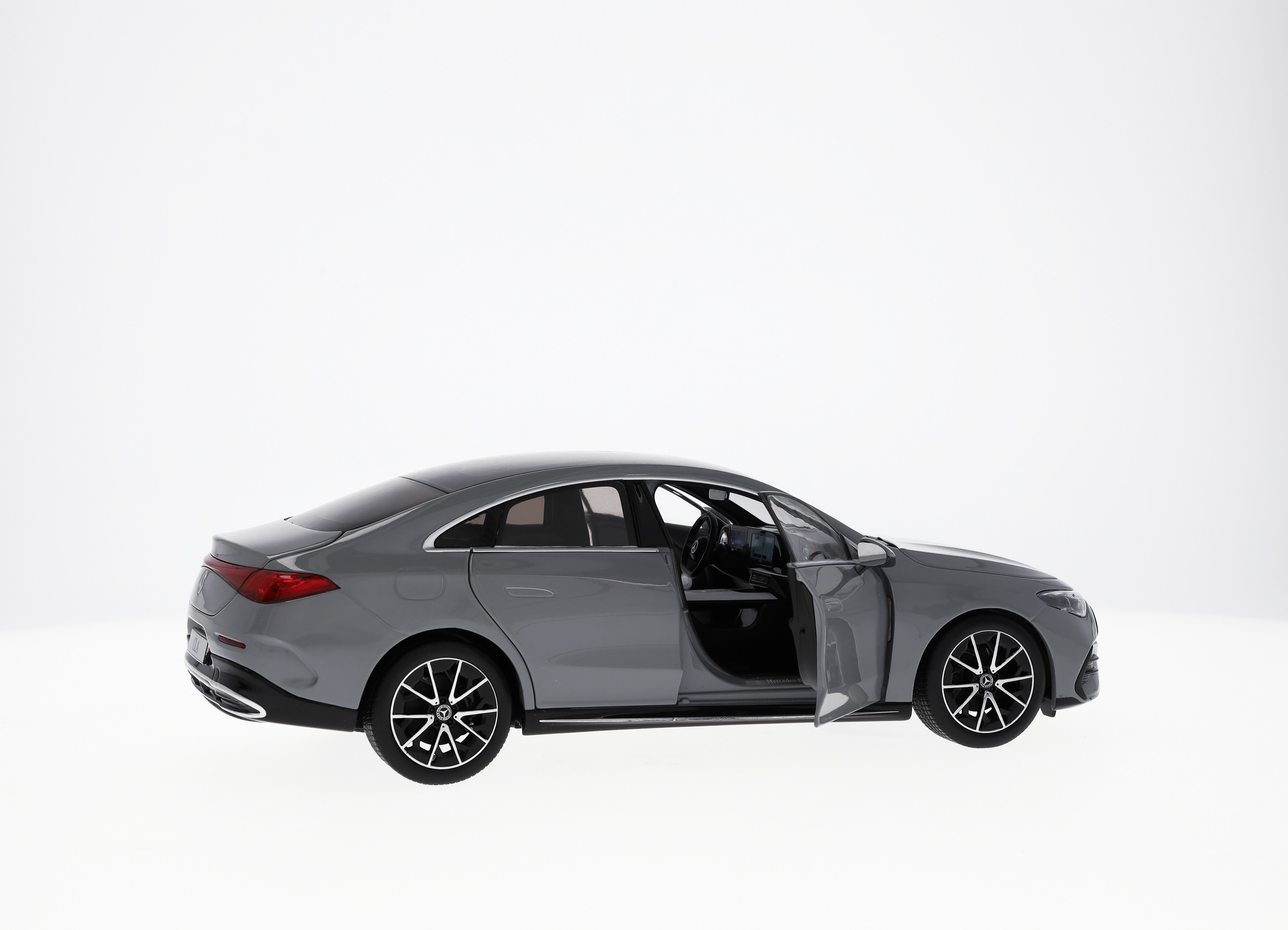 CLA Coupé, C174 - MANUFAKTUR alpingrau uni, NZG, 1:18